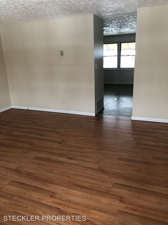 Building Photo - 3 br, 1.5 bath House - 8133 Mid Haven Road