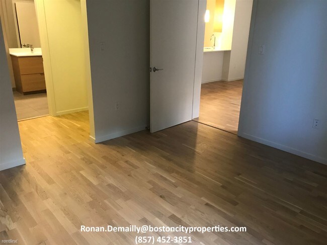 Building Photo - 1 br, 1 bath  - 1 Pelham Ter