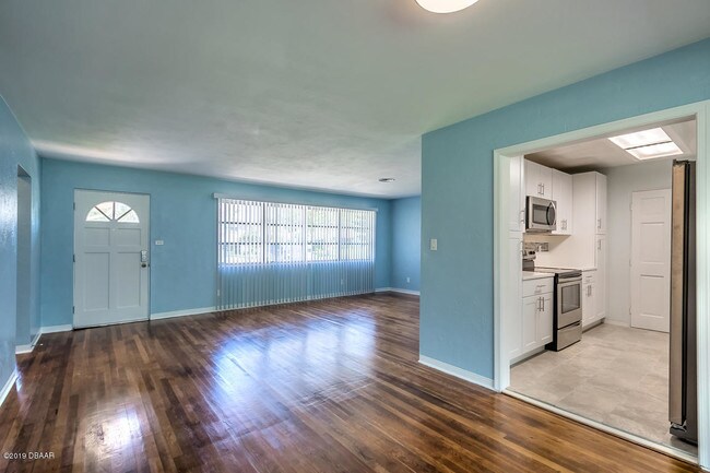 Building Photo - 55 Neptune Ave