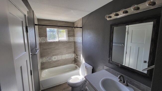 Foto del edificio - 3330 Foxridge Dr