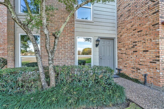 Foto del edificio - 6111 Beverly Hill St