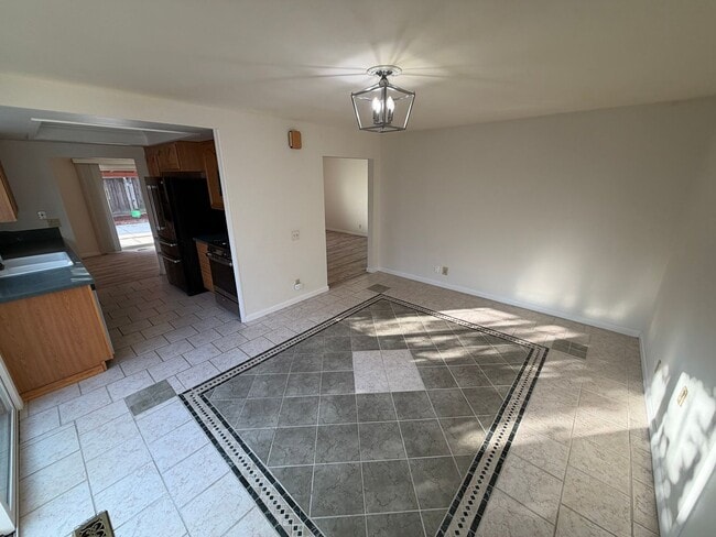 Foto del edificio - Livermore Single Story 3 bed / 2 bath, serene neighborhood, backyard,  Close to downtown, 580 and...