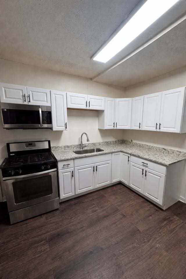 Building Photo - 265 Center St