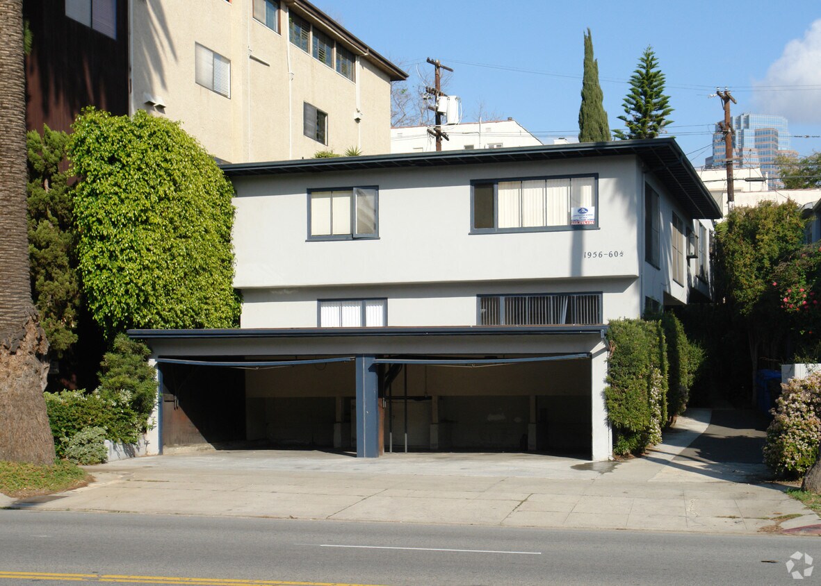 Foto principal - 1956-1960 S Beverly Glen Blvd