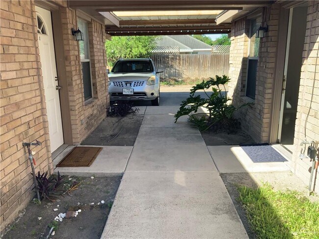 Foto del edificio - 20 W Bronze Ave