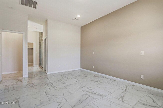 Building Photo - 941 Aqueduct Ave