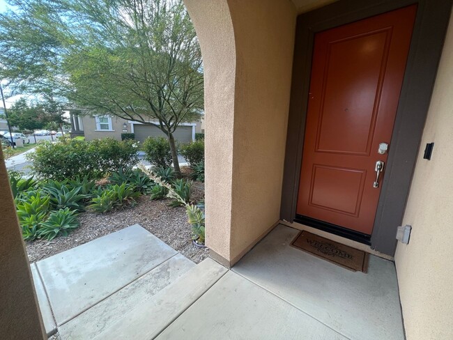 Building Photo - NEWER CONSTRUCTION + PRIME LOCATION 3 bed ...