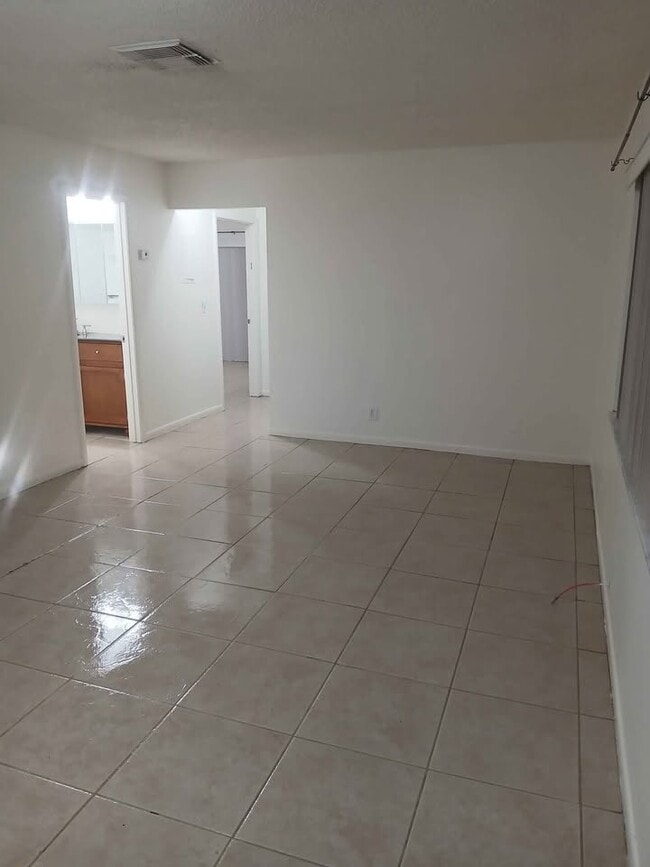 Sala de estar - 9021 W Highland Pines Dr