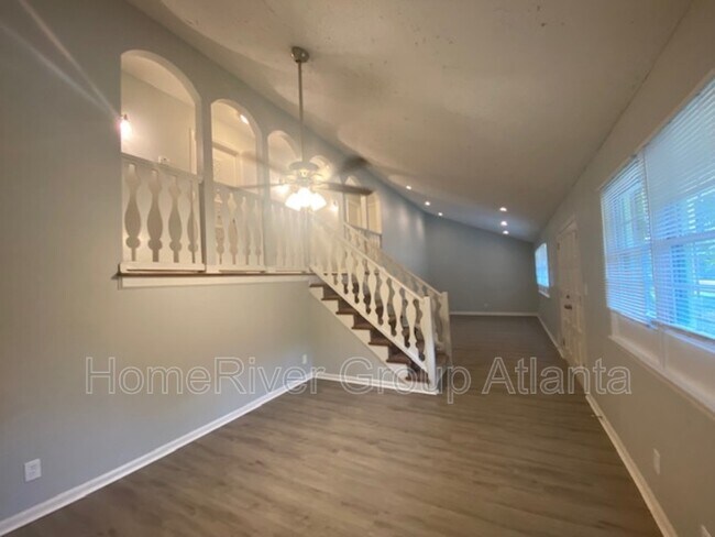 Building Photo - 6305 Red Oak Rd