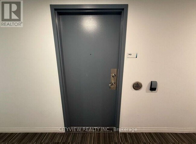 Photo du bâtiment - 1900 Simcoe St N