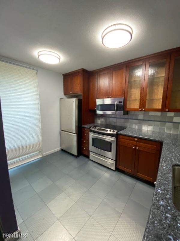 Building Photo - 2 br, 1.5 bath Condo - 2224 Woodside Ln