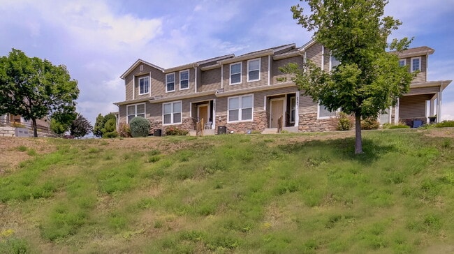Building Photo - Minutes from Military Bases – Well-Maintai...