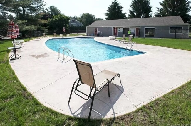 Pool - 1106 Mill Pond Dr