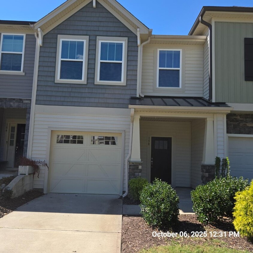 Foto principal - 190 Thornhill Dr