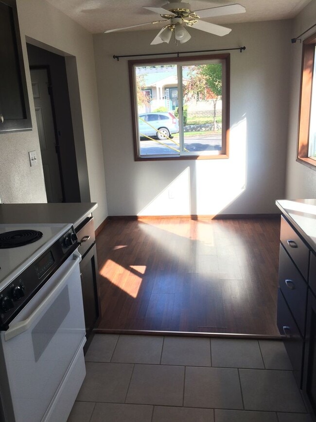 Foto del edificio - 615 E 22nd St