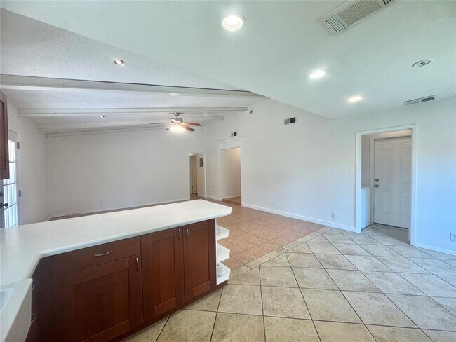 Building Photo - 9602 Chukar Cir