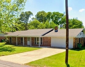 Building Photo - 305 Ferguson Rd