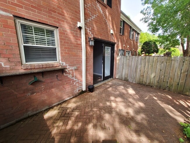 Building Photo - 5700 Quince Rd