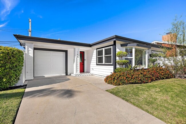 Building Photo - 146 Avenida Barcelona