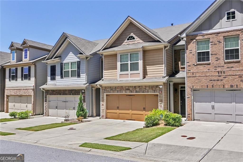 Building Photo - 2245 Knoxhill View