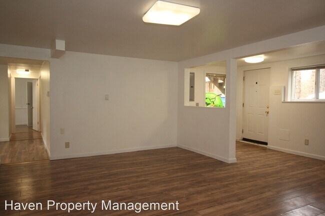 Building Photo - 3 br, 1 bath House - 2411 SW Graham Street