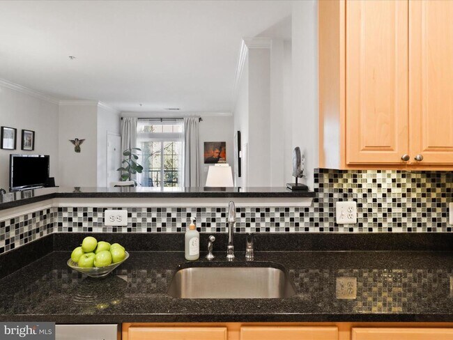 Foto del edificio - 2465 Army Navy Dr