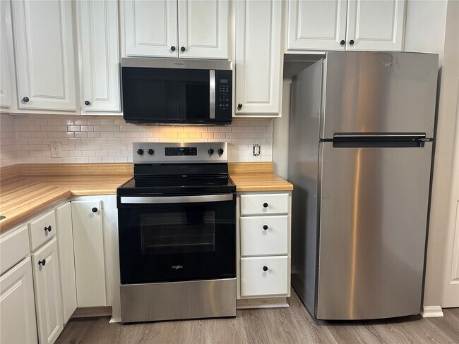 Foto del edificio - 420 Chapel Ridge Dr