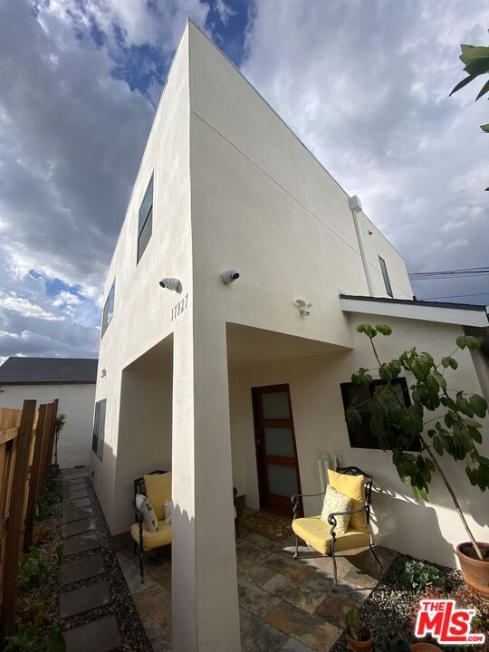 Foto del edificio - 17927 Santa Rita St