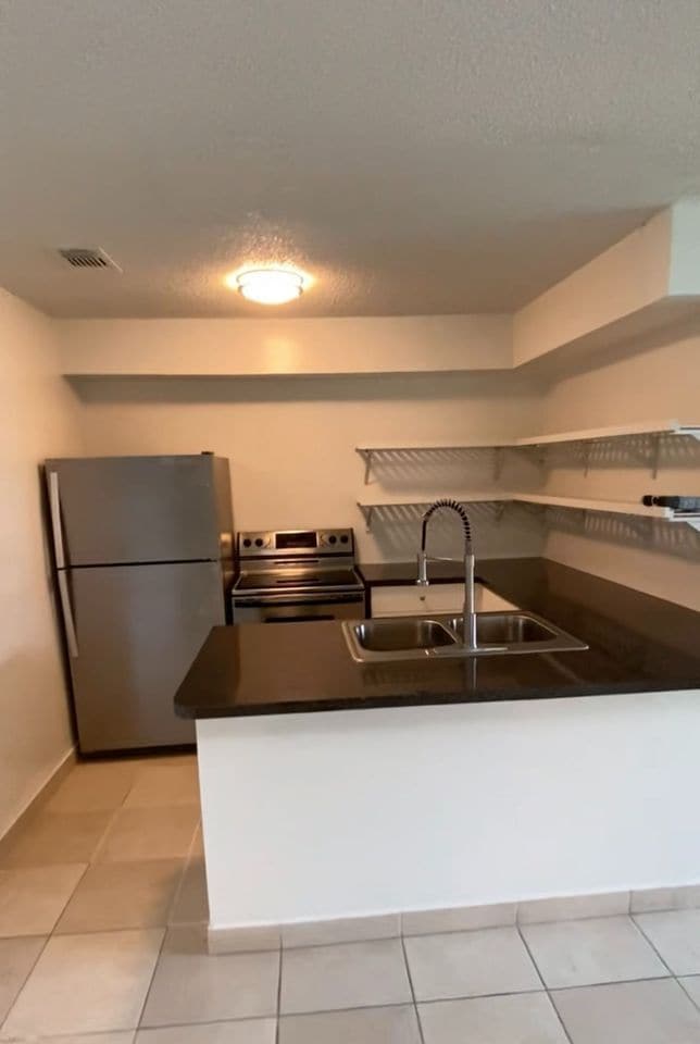 Foto del edificio - 17460 NW 67th Ct