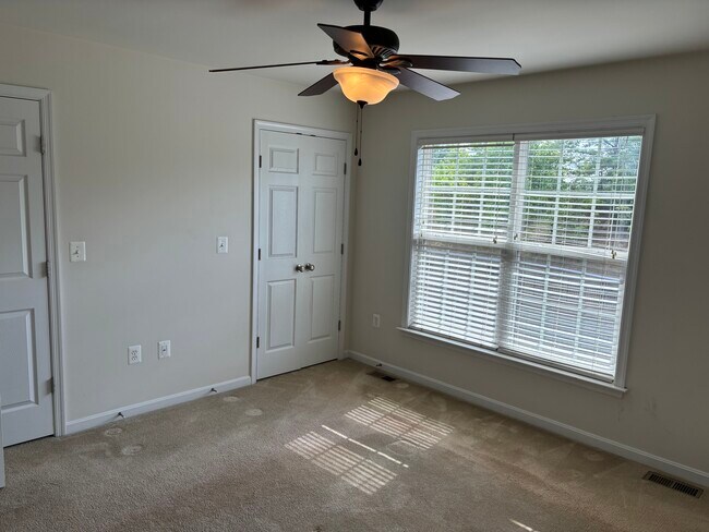 Building Photo - 15605 John Diskin Cir