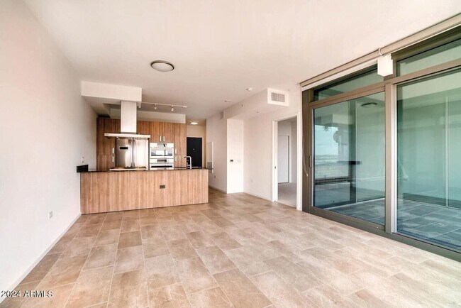 Foto del edificio - 7120 E Kierland Blvd