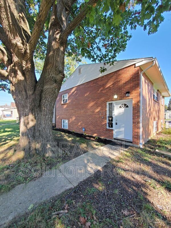 Primary Photo - 2800 E 9th Ave