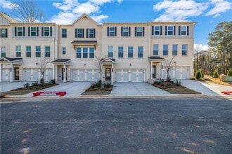 Building Photo - 5772 Schelton Pl