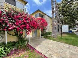 Foto principal - 3753 S Barrington Ave