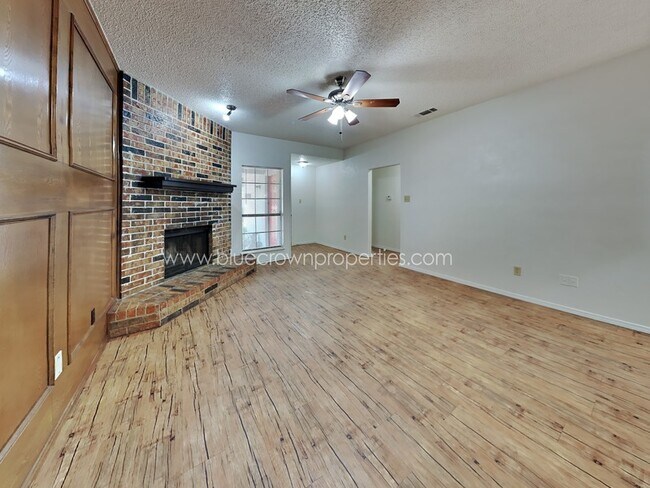 Foto del edificio - 10 Shady Valley Ct