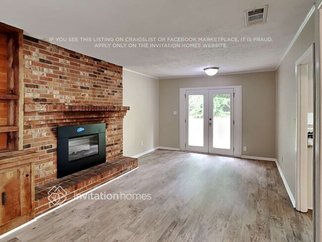 Foto del edificio - 5675 Elmtree Dr