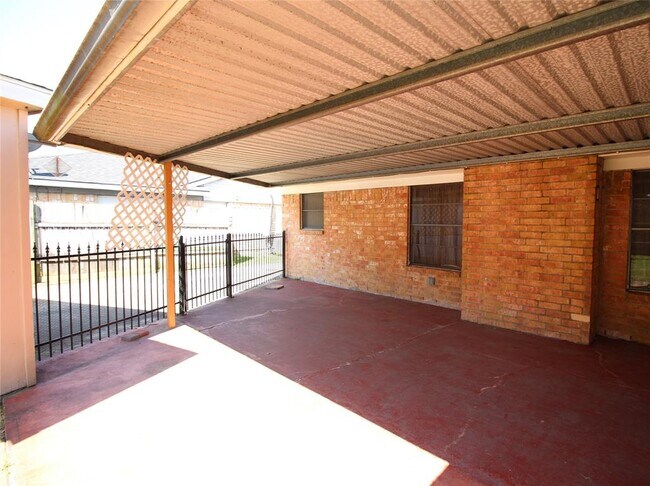 Building Photo - 10314 Sagerock Dr