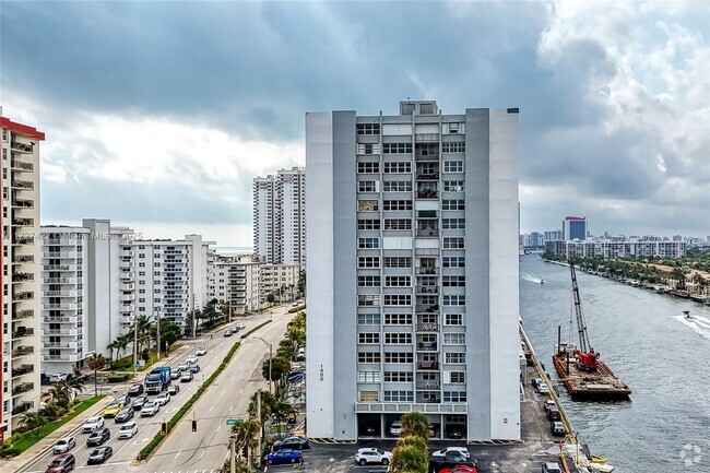 Building Photo - 1400 S Ocean Dr