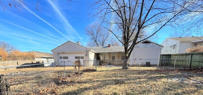 Foto del edificio - 2 br, 1.5 bath House - 2215 SE Kentucky Ave