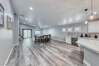 Building Photo - 7852 Whitlocks Mill Ave