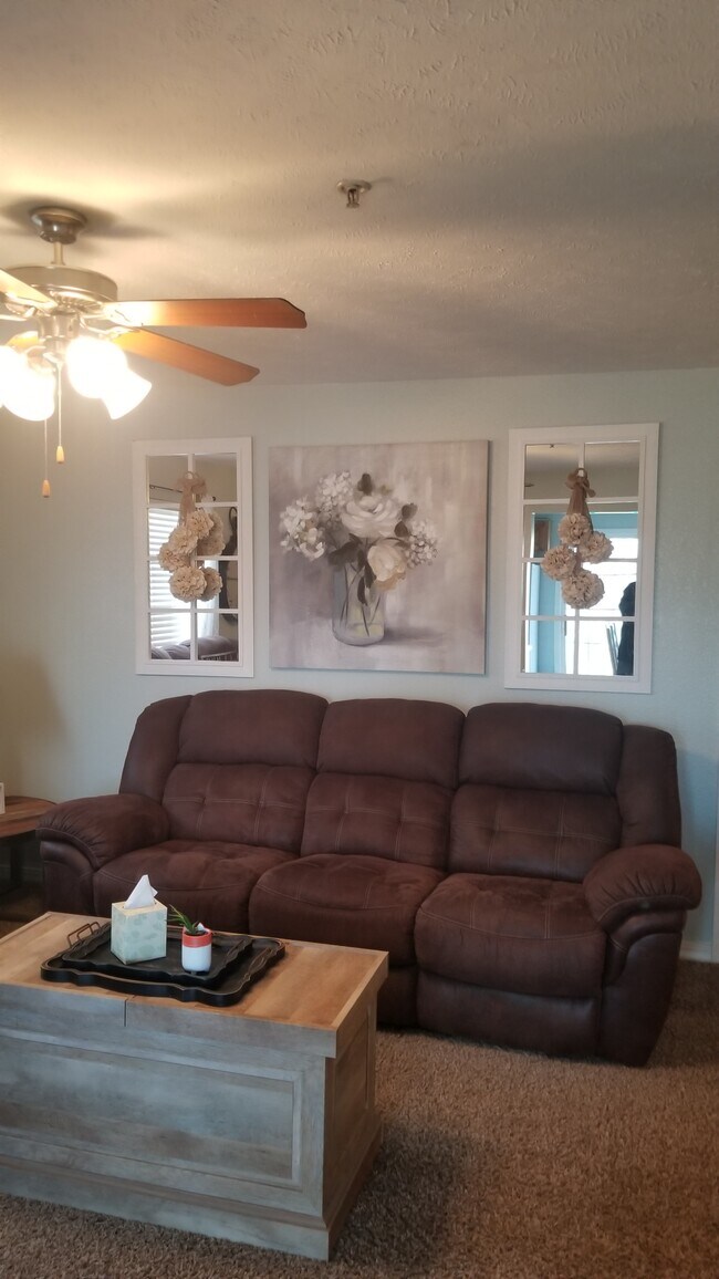 Living Room - 142 Vixen Cir