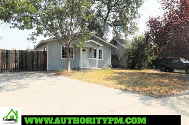 Foto del edificio - 3187 Veda Street Located on the West Side ...