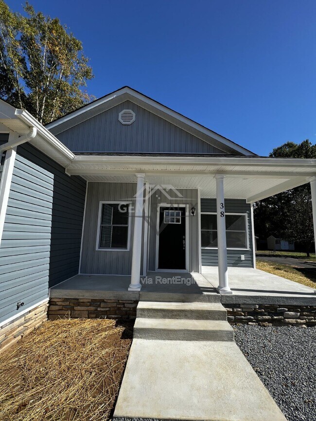 Foto del edificio - 38 Meadow View Ln