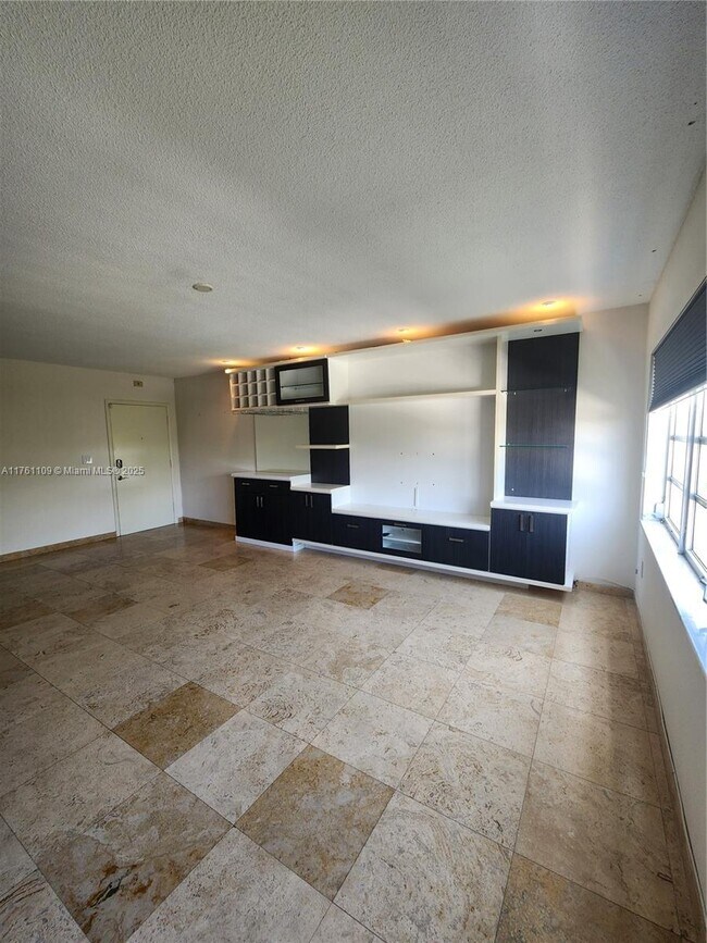Foto del edificio - 1020 94th St