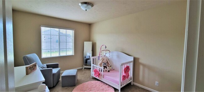 Foto del edificio - Must See Bennington Home!