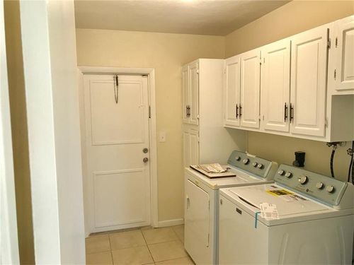 Building Photo - 5810 Australian Pine Dr
