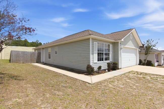 Building Photo - 122 Nivana Dr