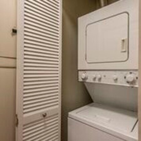 Foto del edificio - 413 Katahdin Dr