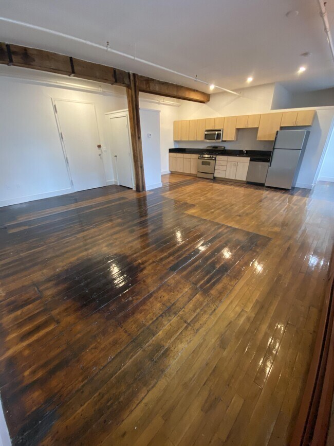 Building Photo - 781 Tremont St