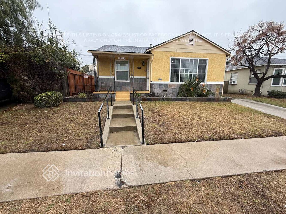 Primary Photo - 11118 S Manhattan Pl